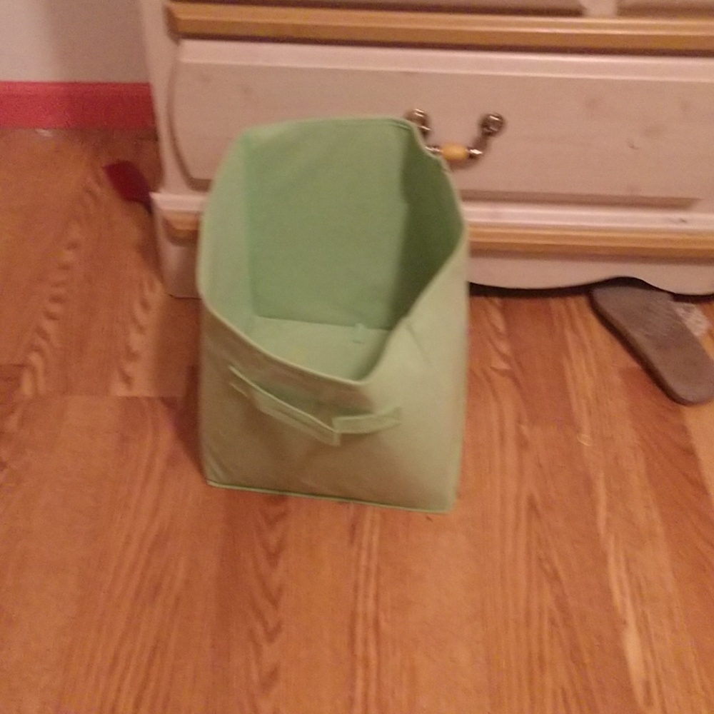 Storage container